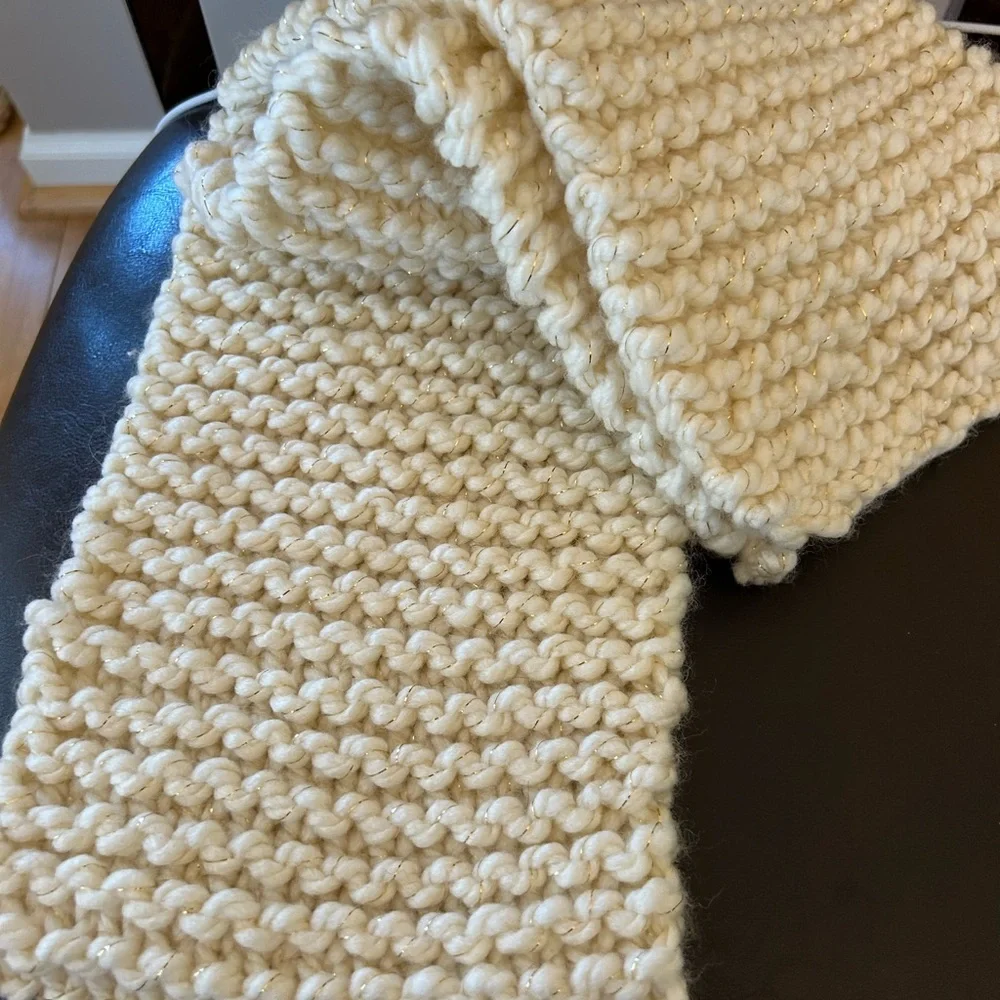 Handknit Cream Knit 🧣